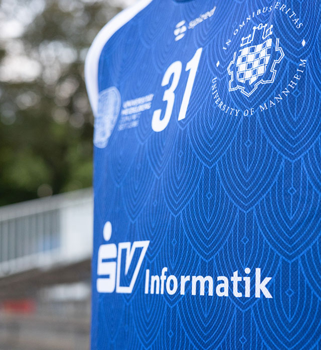 Das SV Informatik Logo ziert die neuen Trikots